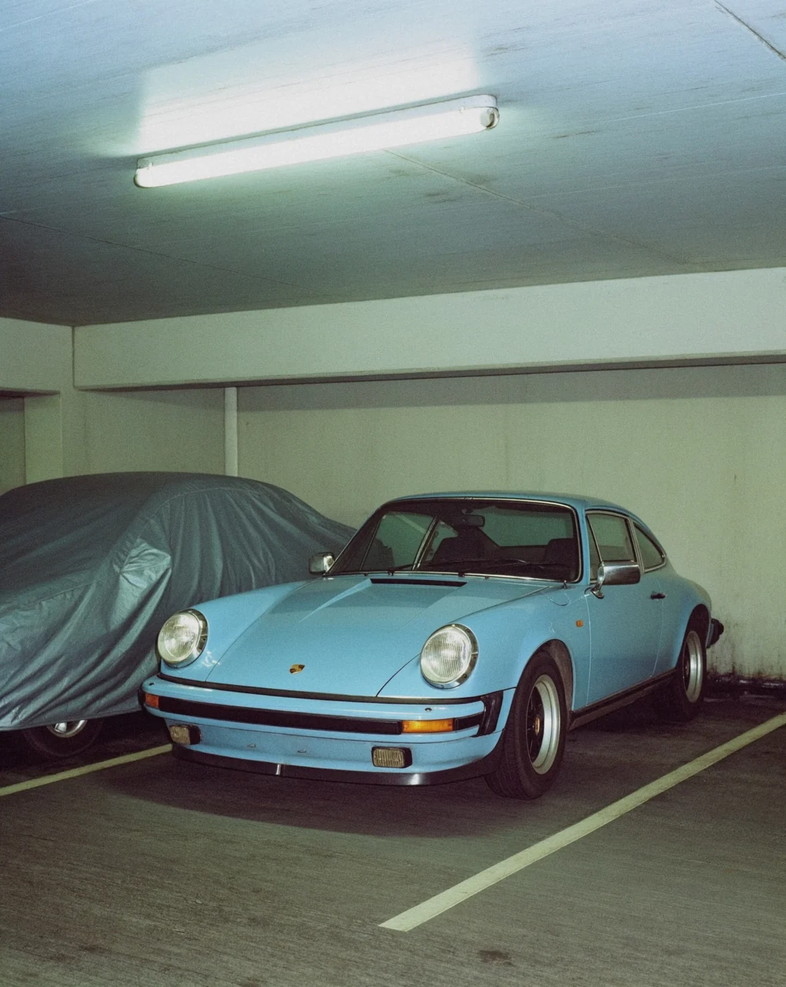 911