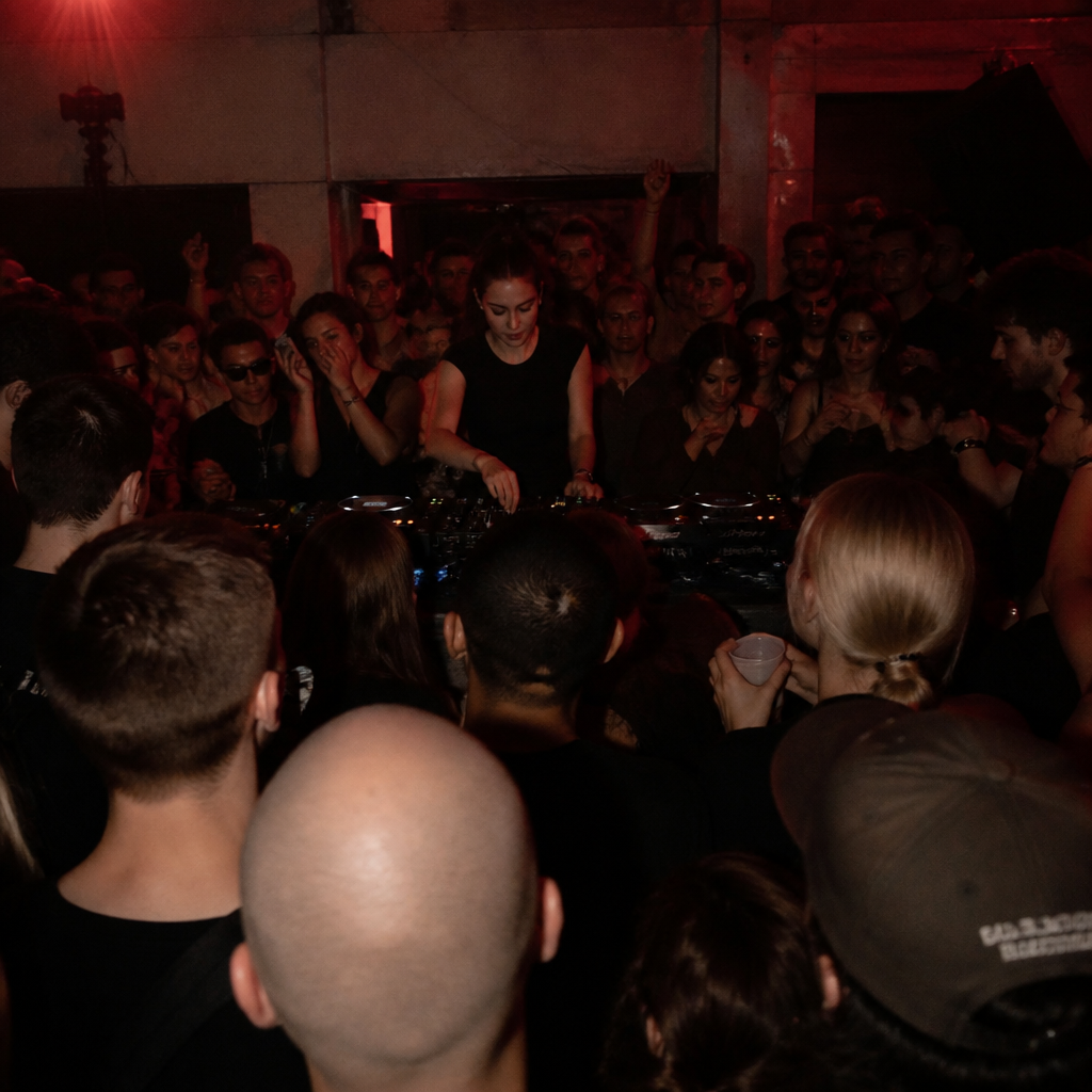 Become a world famous DJ output 7