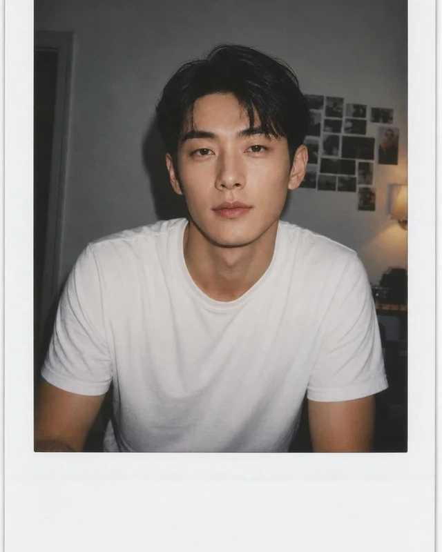 Instant camera