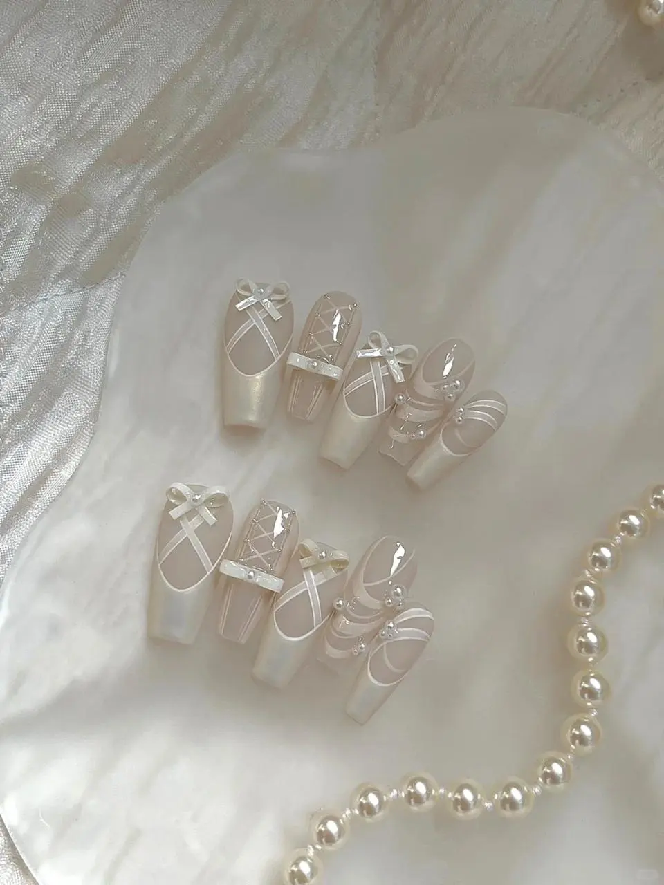 Combine References and Build Unique Visual Concepts